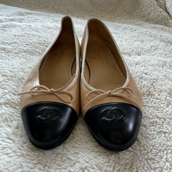 Chanel Ballet Flats - Picture 2 of 8